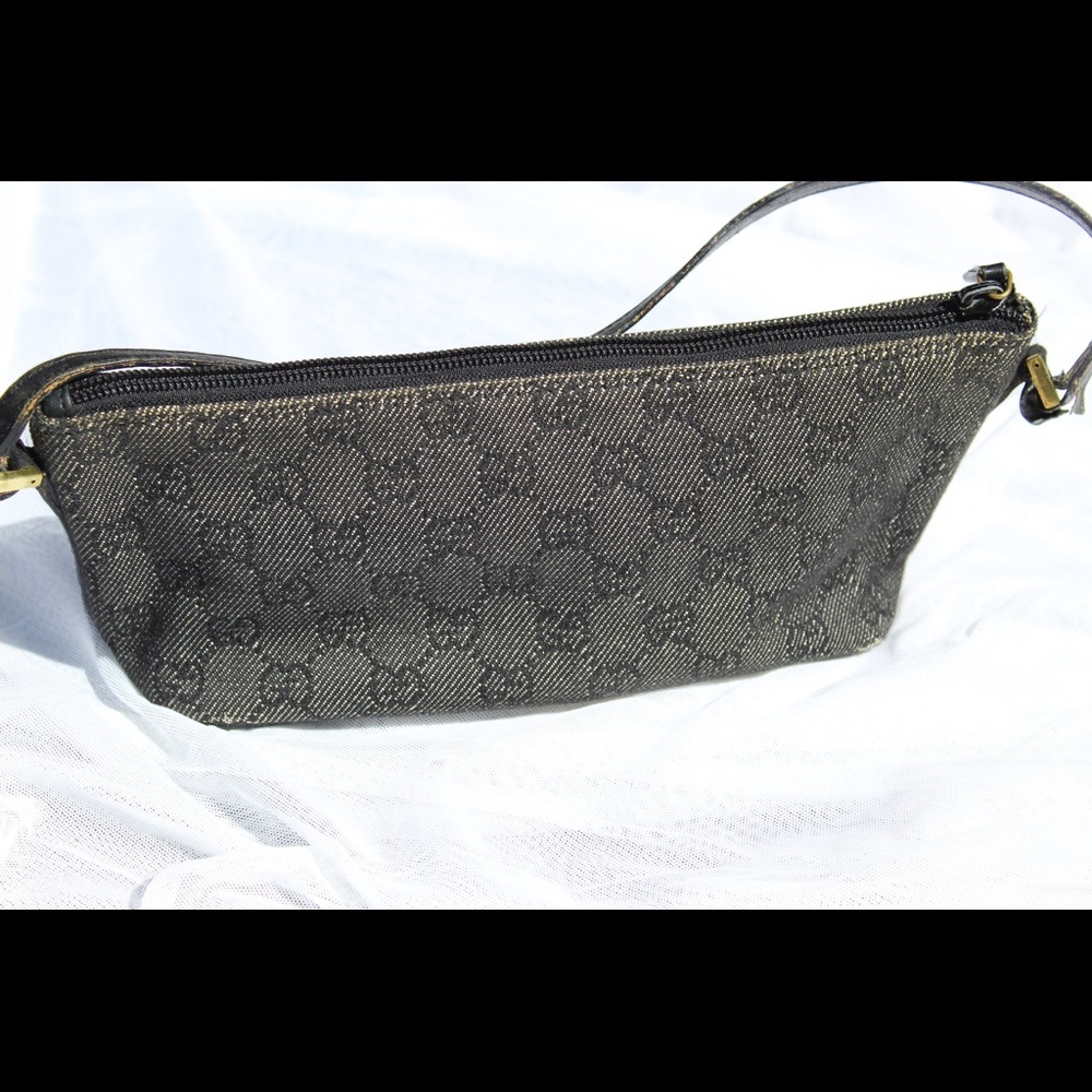 Authentic 90s Vintage Gucci Pochette Shoulder Bag - Picture 2 of 8